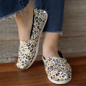 Tom’s Sparkle Cheetah Alpargata Faux Fur Lined- Size 8